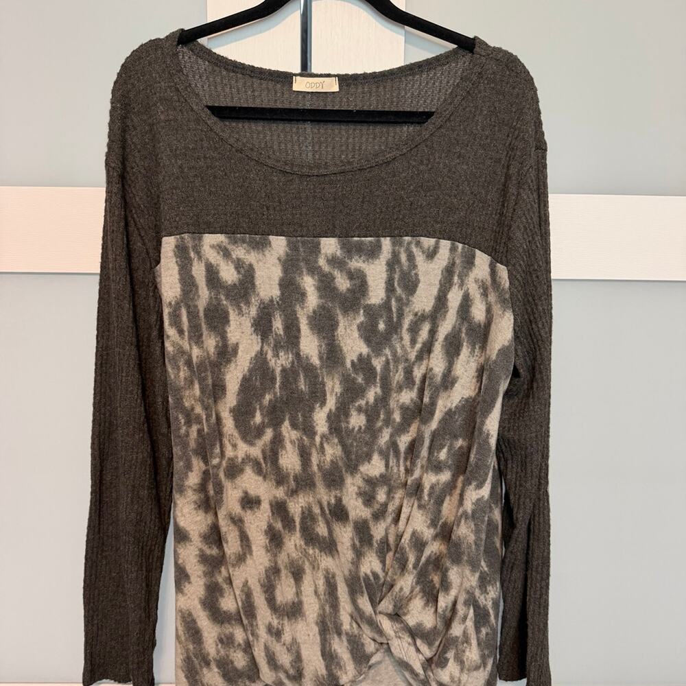 Oddi 3X Gray Leopard Print Twist Front Waffle Knit Long Sleeve TopPlus Size NWOT